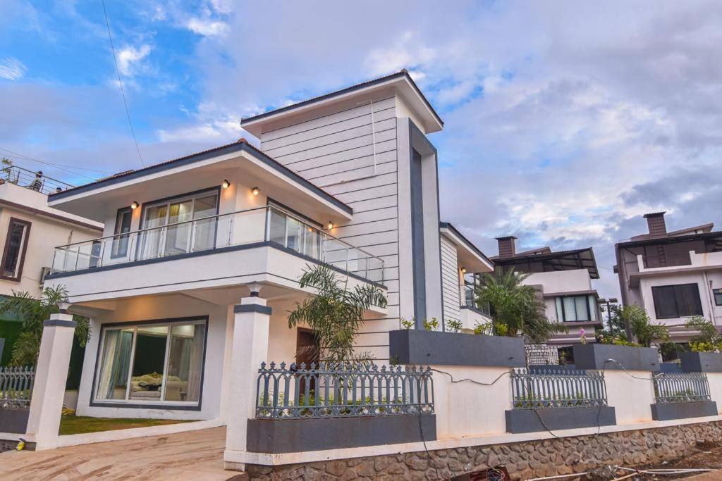 Royal Paradise Villa Lonavala Exterior photo